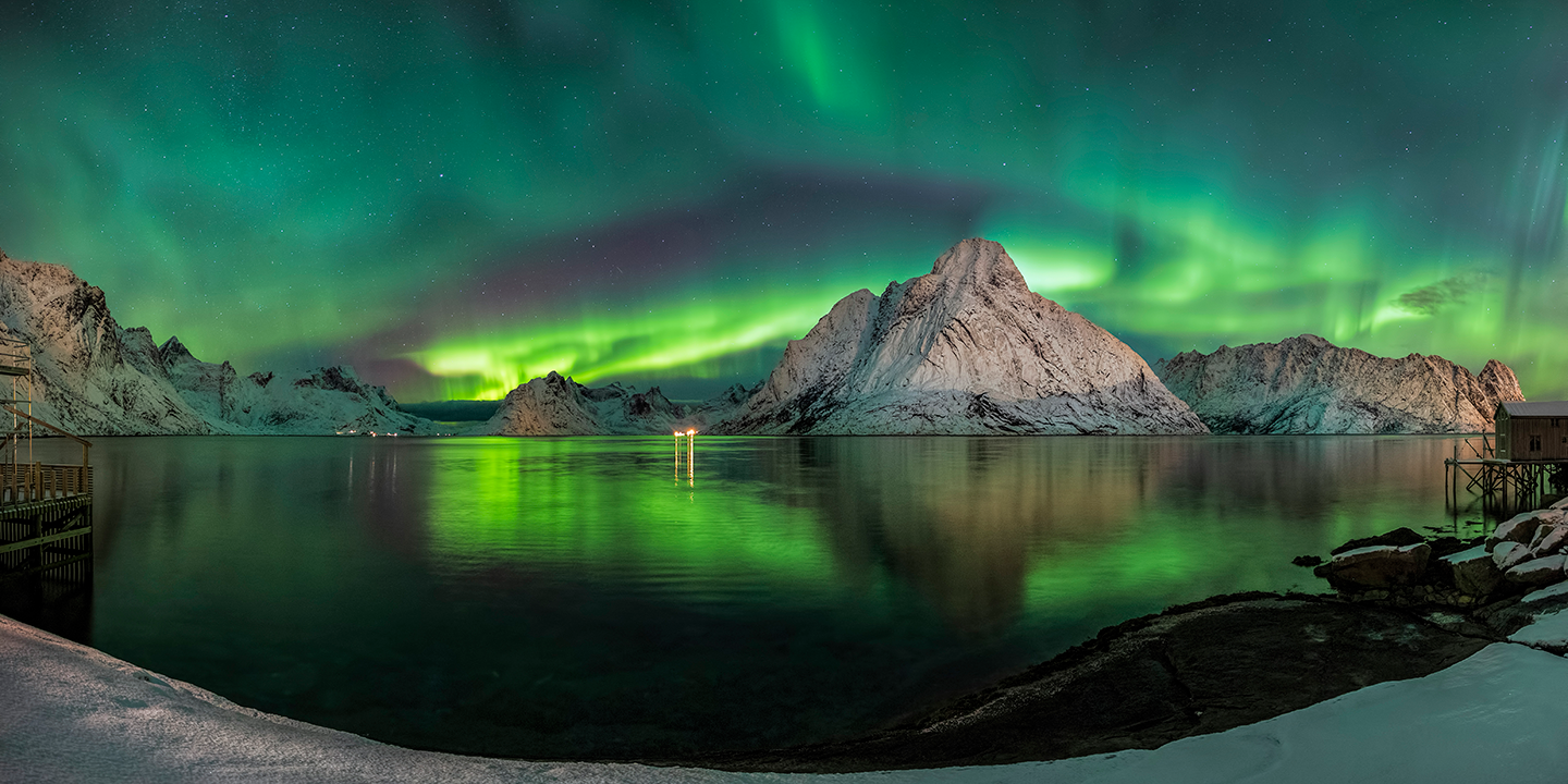 Auroras In Reine  Lofoten Af Frank Olsen