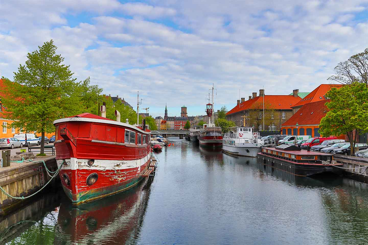 Frd  Holms Kanal Af Helle Christensen