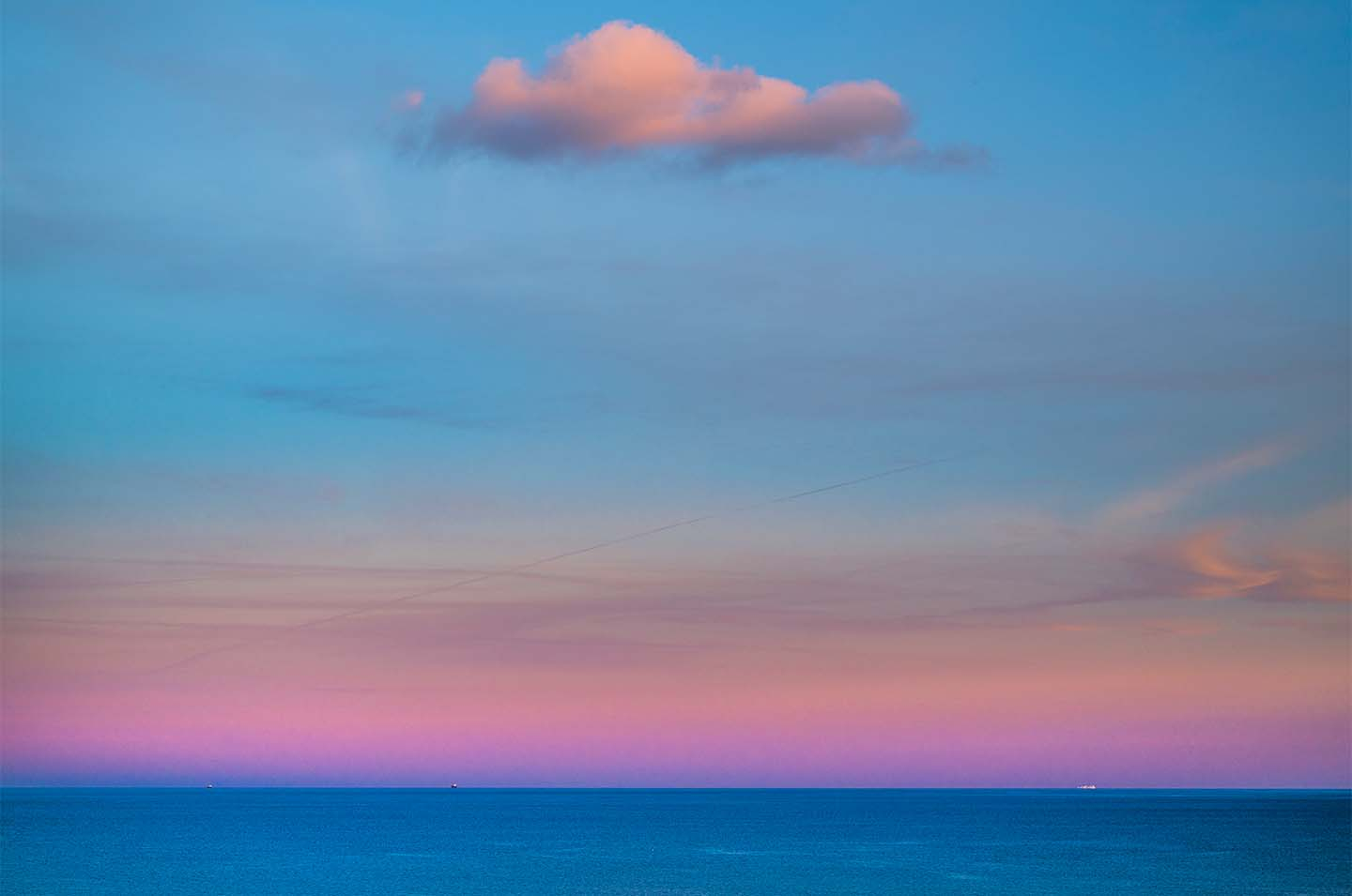 Lonely Sky Af Klint Fotografi