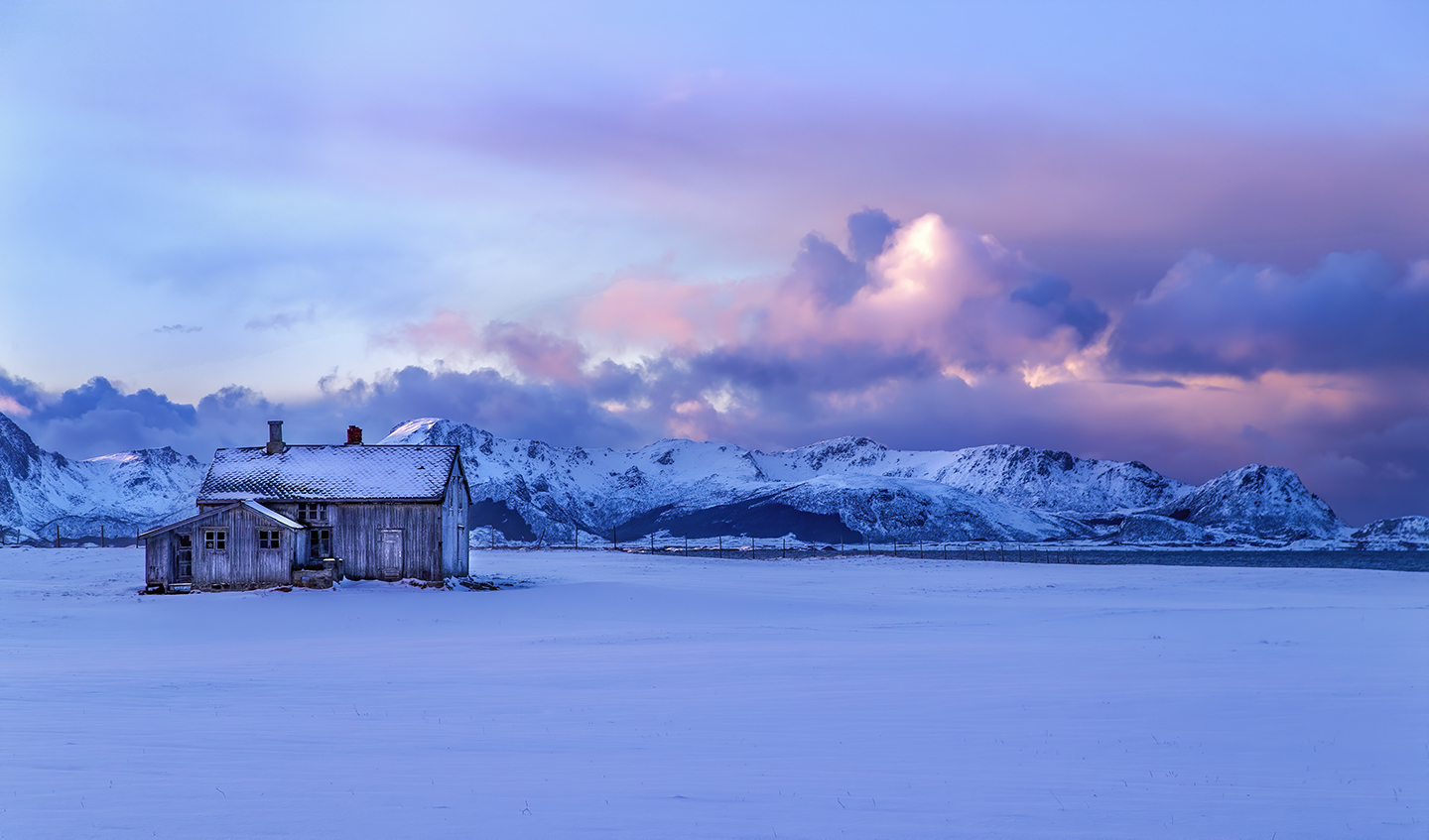 The Abandoned House Af Frank Olsen