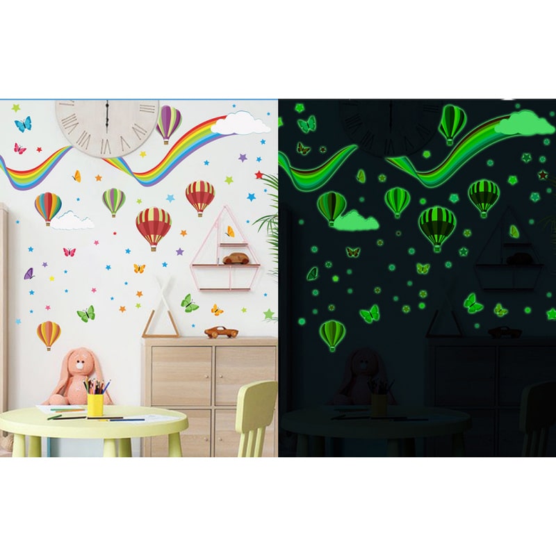 Flot Selvlysende Wallsticker Med En Regnbue Luftballoner Sommerfugle Og Stjerner