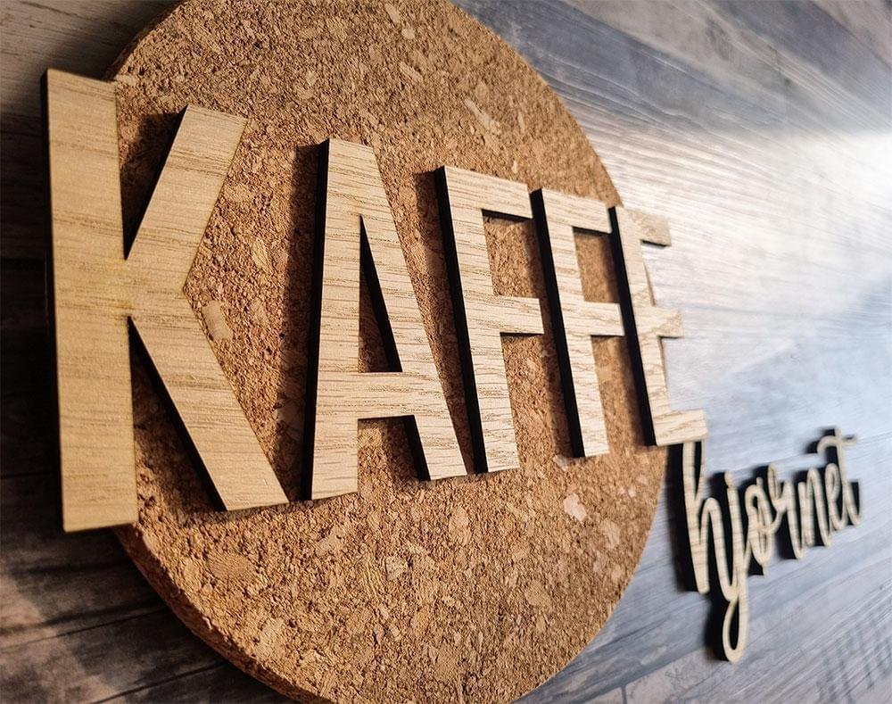 Kaffe Skilt   Træ           Hjørnet