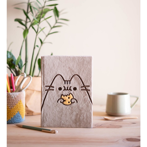 Pusheen Foodie Collection: Cookie Notebook With Plush Cover  Lined  A5