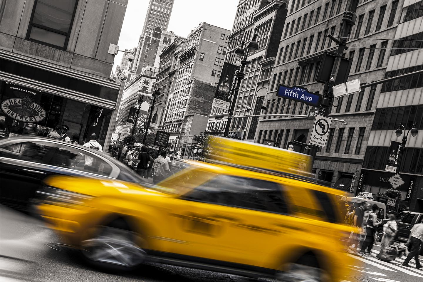 Taxi At Fifth Avenue In New York Af Rasmus Gundorff Sæderup