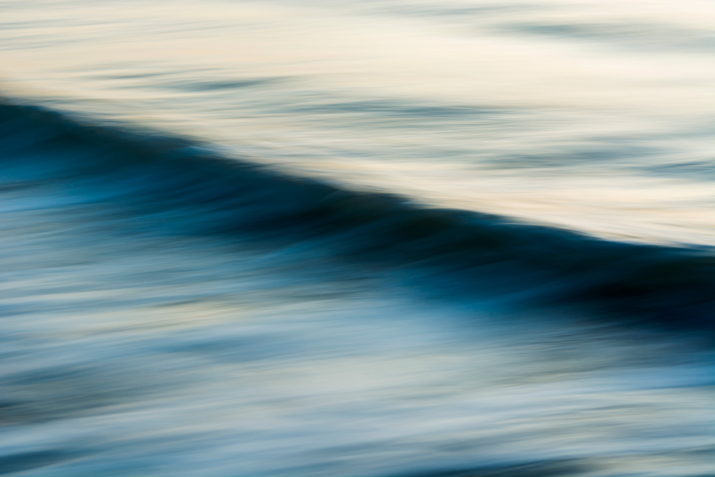 The Uniqueness Of Waves   Af Tal Paz-fridman